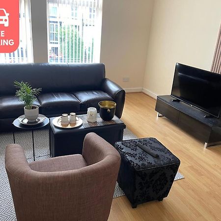 Stylish 1-Bed Apt - Sleeps 4 - Parking - Wifi Manchester Buitenkant foto