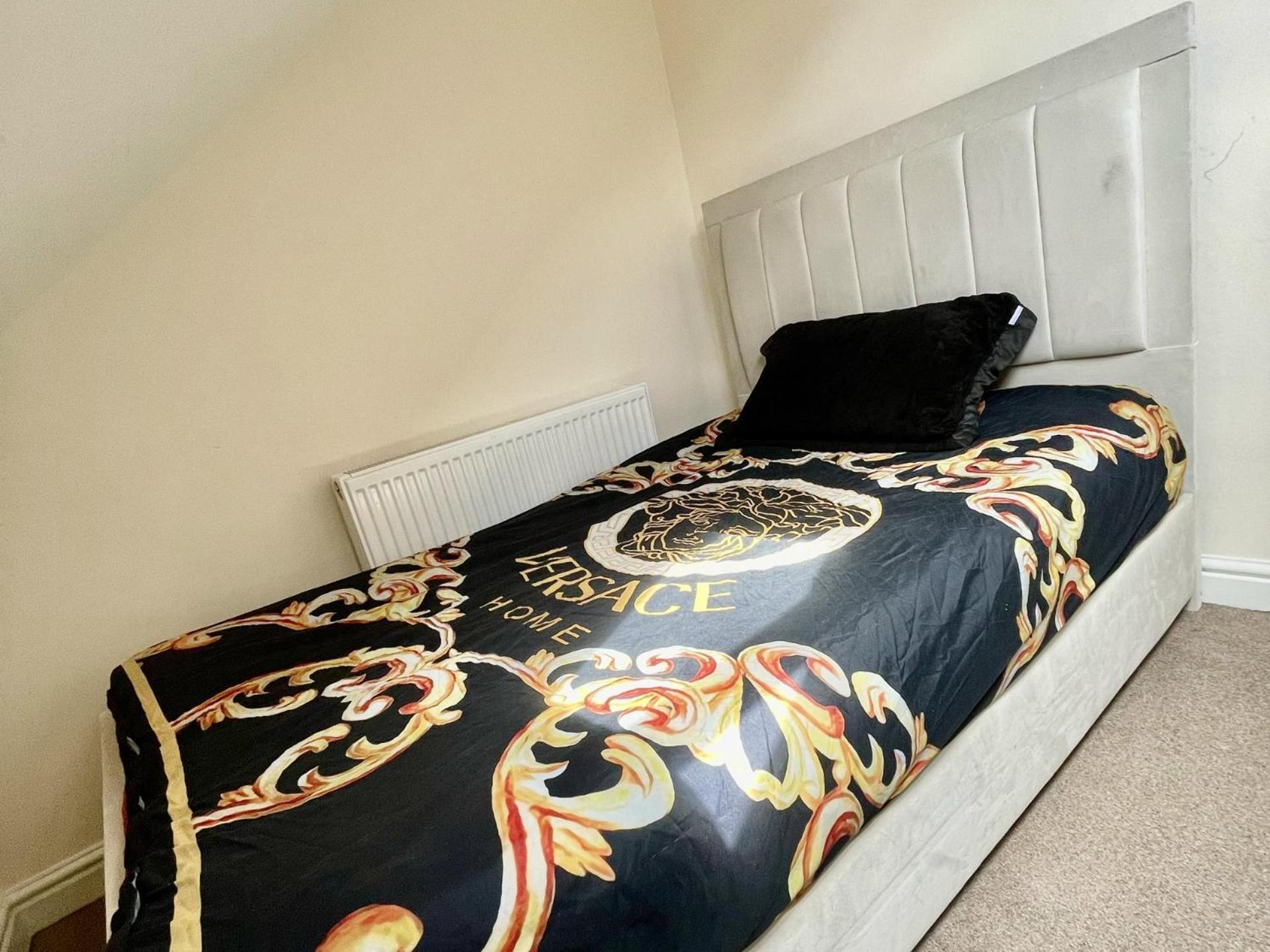 Stylish 1-Bed Apt - Sleeps 4 - Parking - Wifi Manchester Buitenkant foto