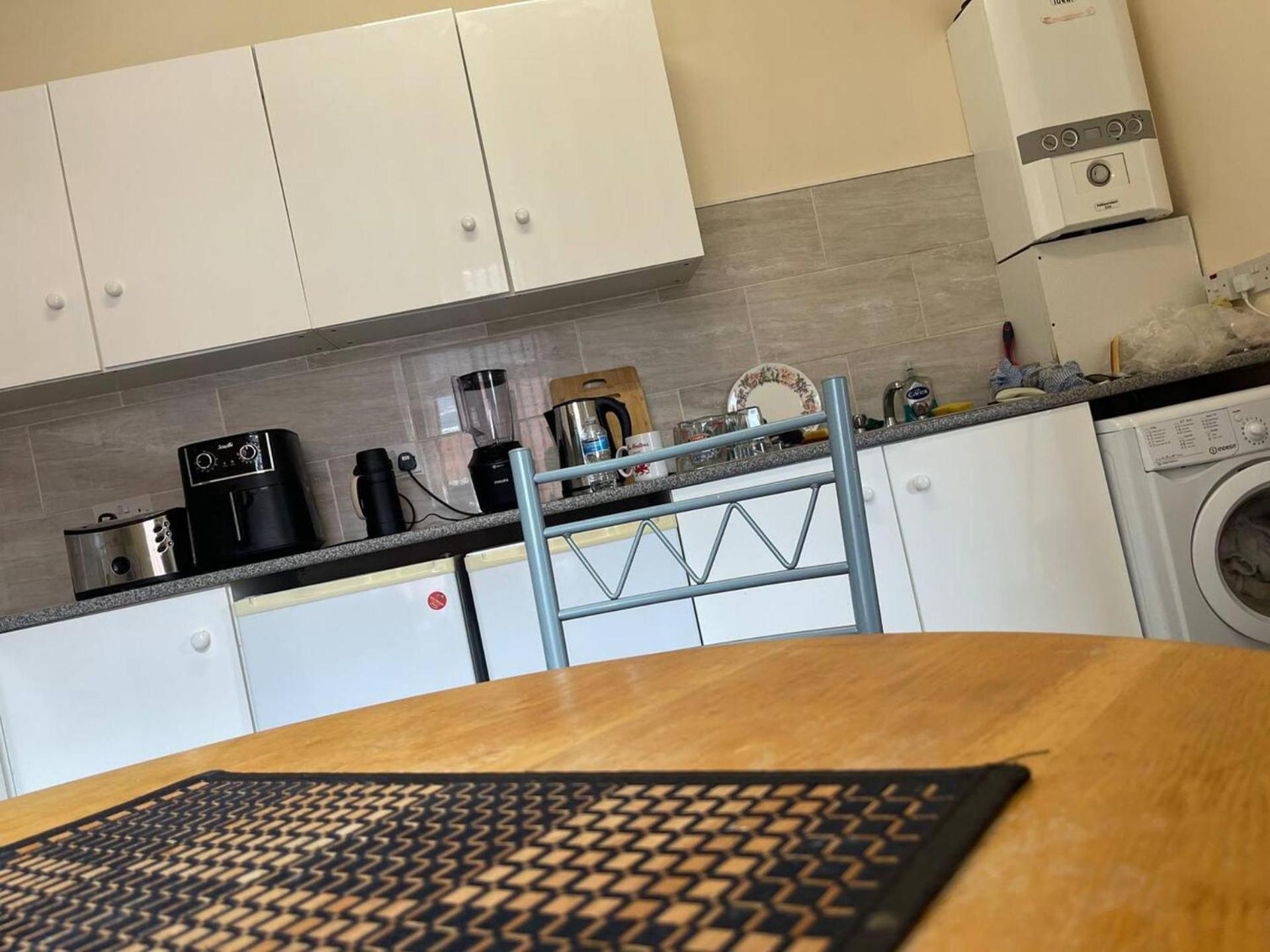 Stylish 1-Bed Apt - Sleeps 4 - Parking - Wifi Manchester Buitenkant foto