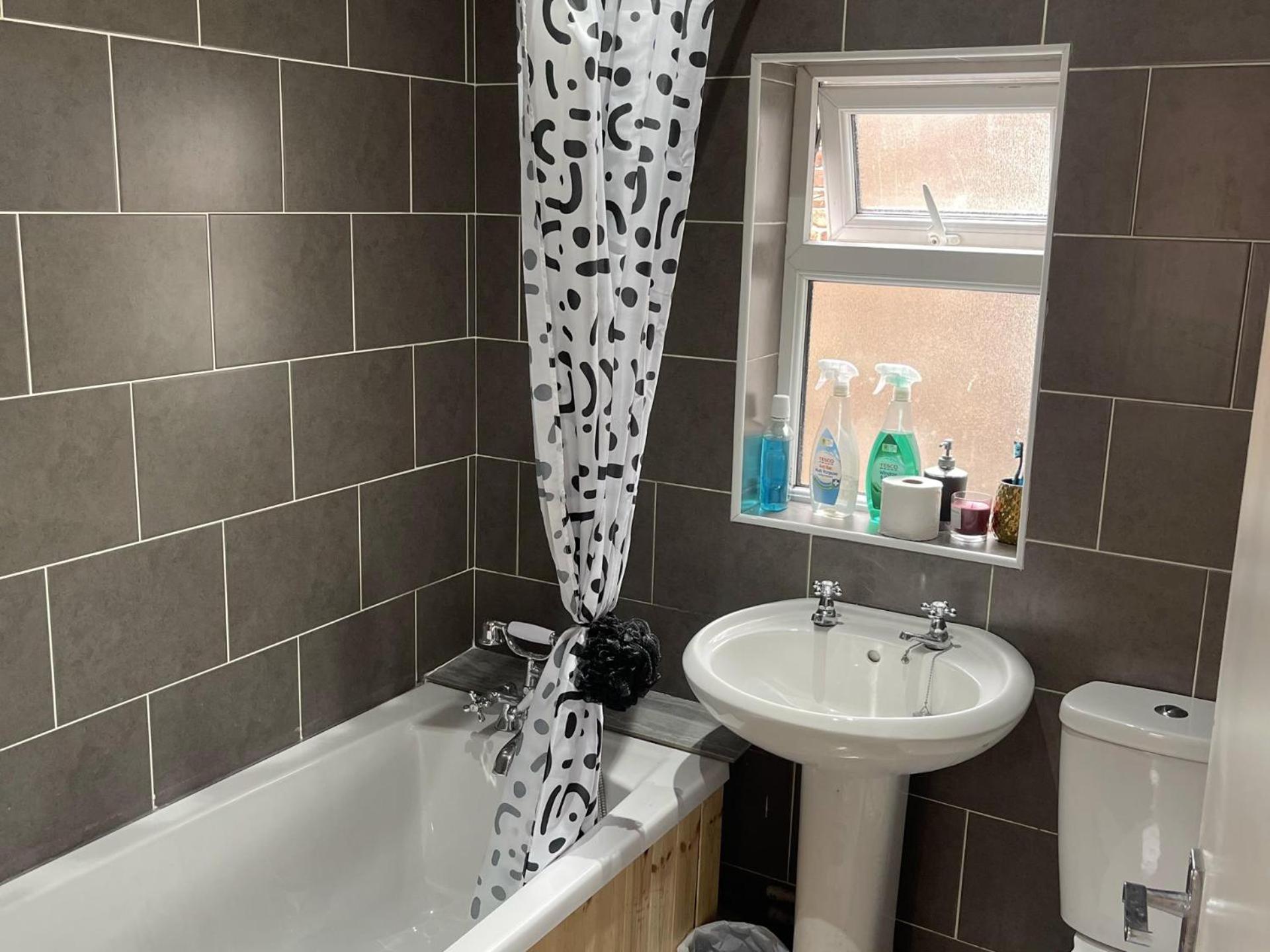 Stylish 1-Bed Apt - Sleeps 4 - Parking - Wifi Manchester Buitenkant foto