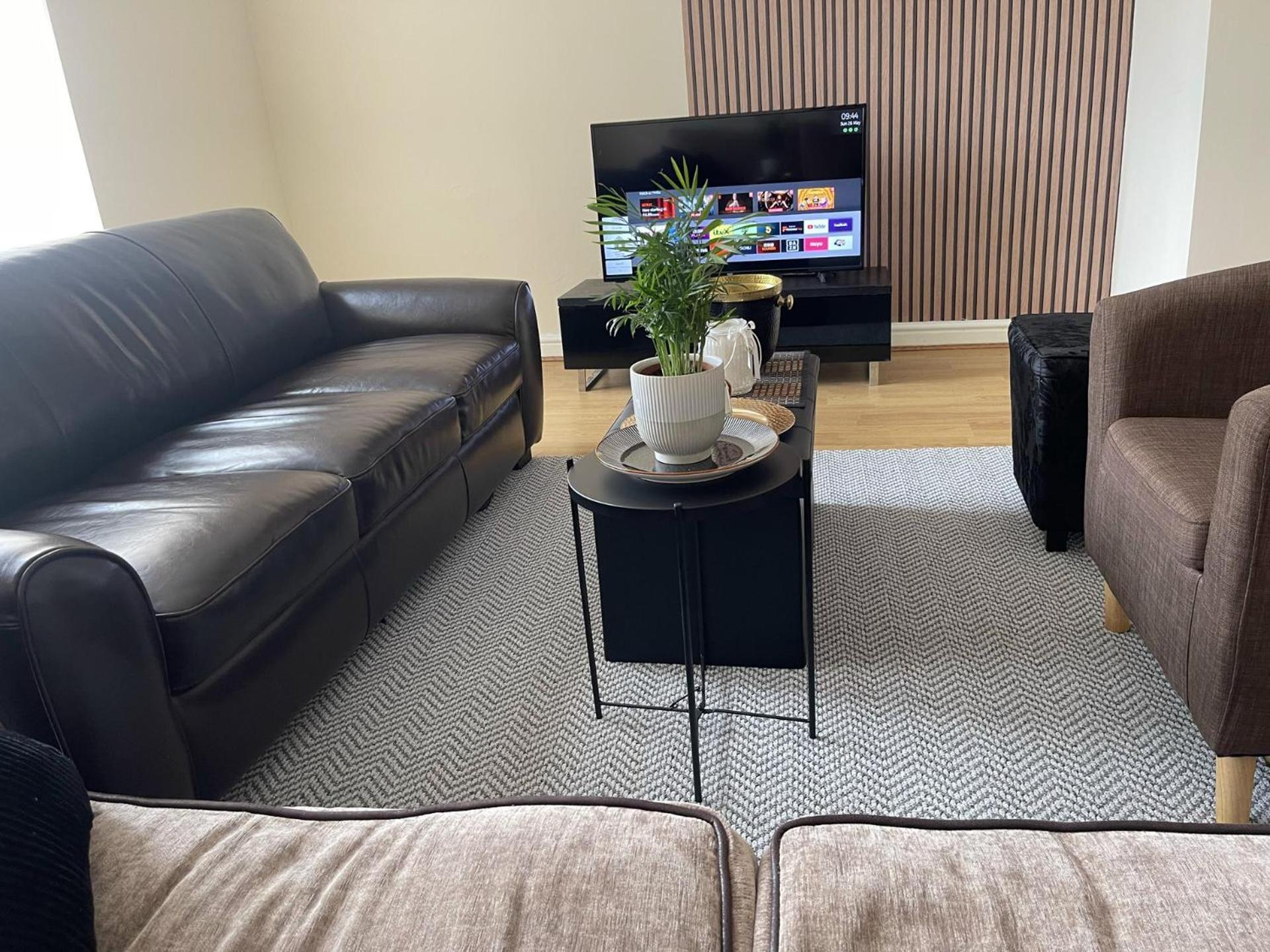 Stylish 1-Bed Apt - Sleeps 4 - Parking - Wifi Manchester Buitenkant foto